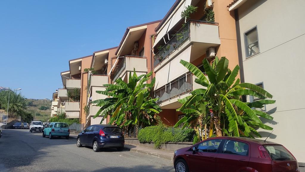 Baia Giardini Apartments 외부 사진